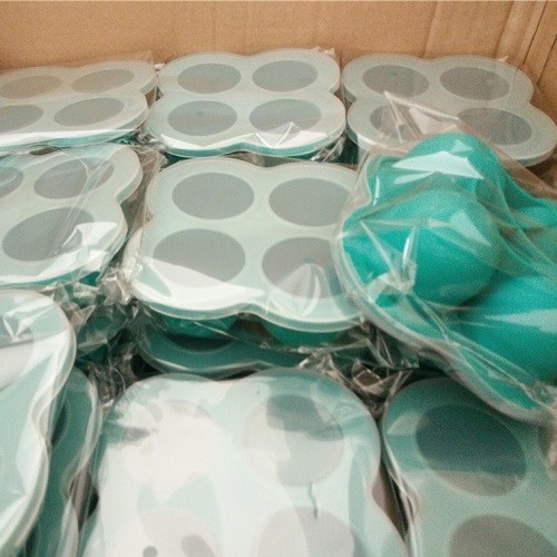 4 cavities silicone ice food tray with lid
