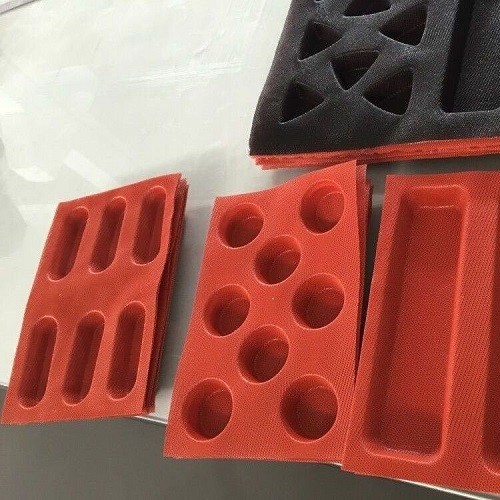 Custom silicone fiberglass baking form