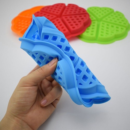 Heart shape silicone waffle baking mould