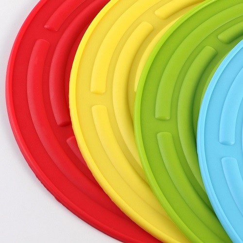 Heat resistant silicone dinner dish plate mat