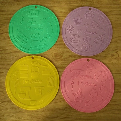 Heat resistant silicone pot mat