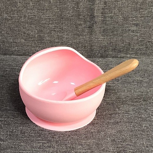 Non-spill silicone suction bowl with spoon set