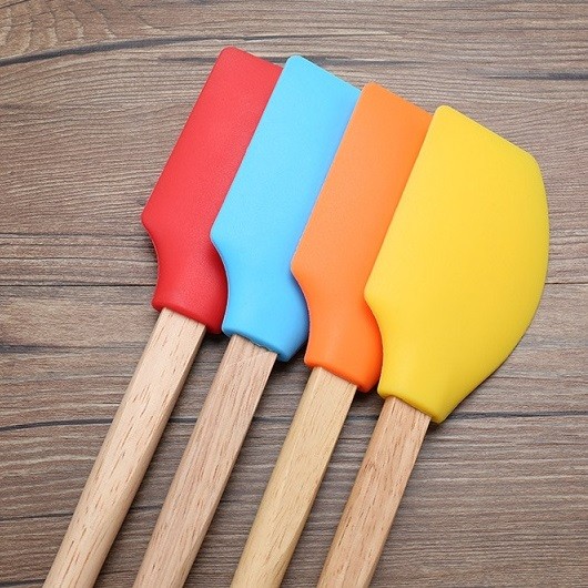 Silicone spatula with beech wood handle
